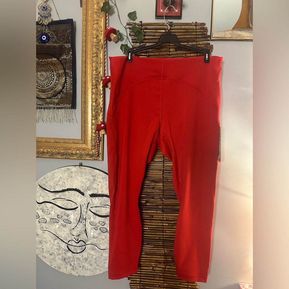 Lululemon 16 InStill HR Tight 25” NEW Red leggings NWT